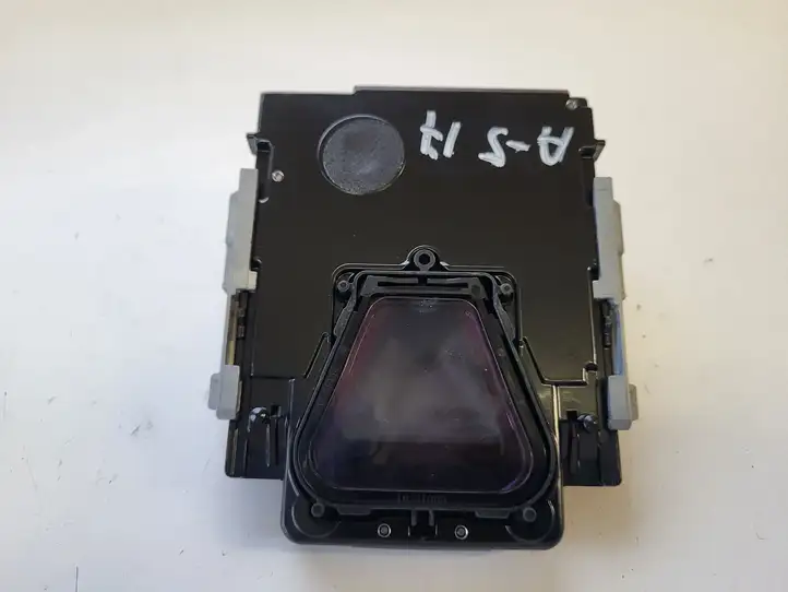 Audi A5 (2016 - ) Камера в лобовом стекле — фото 1