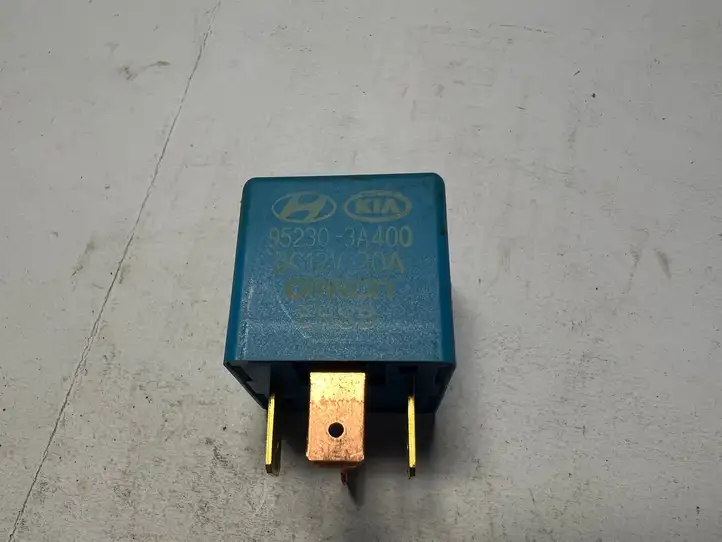 Kia Rio (2005 - 2009)  952303A400 Другое реле