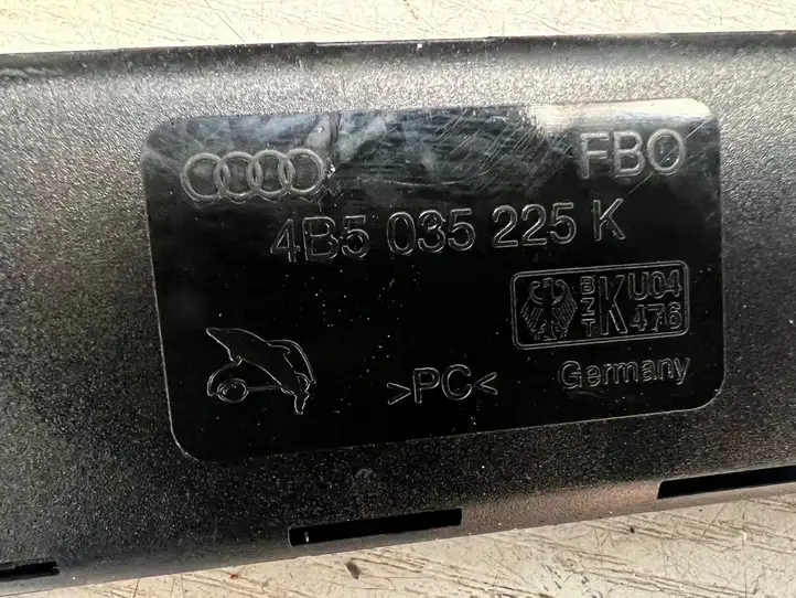 Audi A6 S6 C5 4B (1997 - 2001) 4B5035225K Усилитель антенны — фото 2