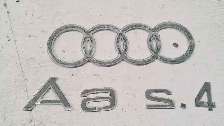 Audi A6 S6 C5 4B (1997 - 2001) Эмблема производителя — фото 2