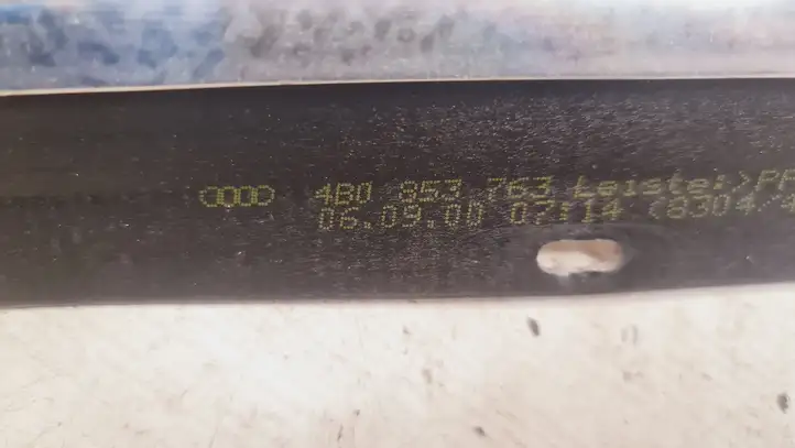 Audi A6 S6 C5 4B (1997 - 2001) 4B0853763 Накладка стекла задней двери — фото 3