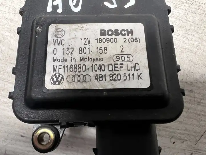 Audi A6 S6 C5 4B (1997 - 2001) 4B1820511K Двигатель задвижки потока воздуха — фото 2