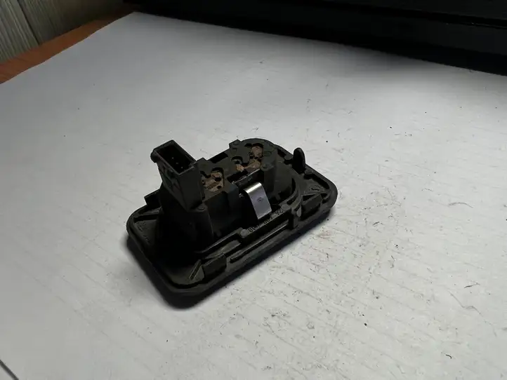 Opel Corsa C (2000 - 2003) 90561388 Кнопка стеклоподъемников — фото 4
