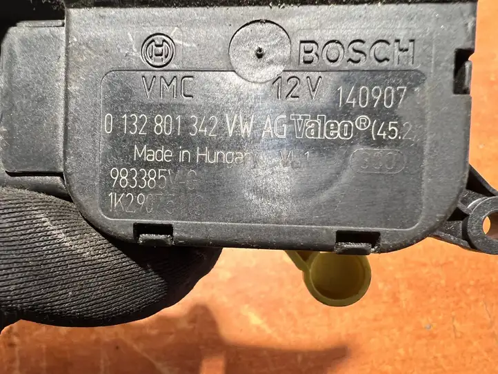 Skoda Roomster (5J) (2006 - 2010) 0132801342 Двигатель задвижки потока воздуха — фото 2