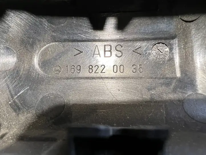 Mercedes-Benz A W169 (2004 - 2012) 1698220035 Прочие детали салона — фото 2