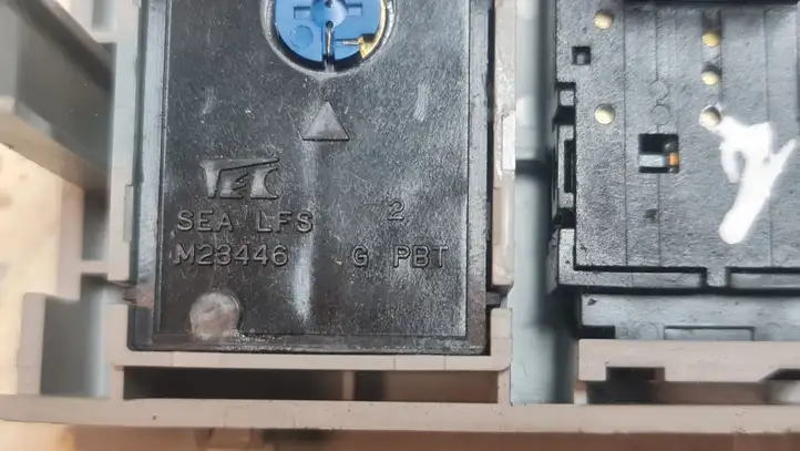 Honda Accord (2003 - 2007) M23446 Включатель раздвижной крыши — фото 4