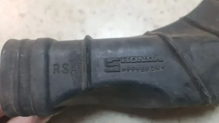 Honda Accord (2003 - 2007) RSA Трубка подачи воздуха — фото 3