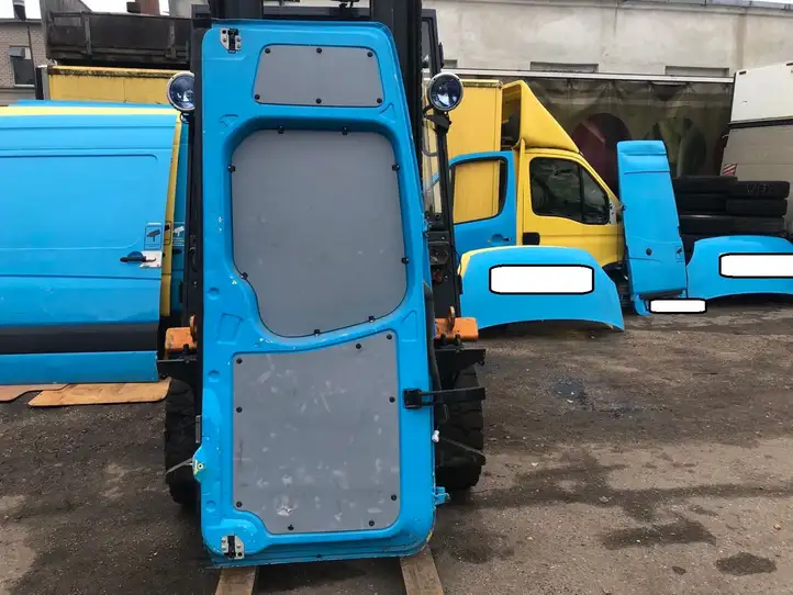 Mercedes-Benz Sprinter W906 (2006 - 2018) 2E1827091Q Задняя дверь — фото 3