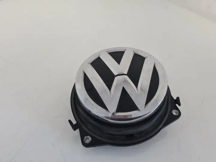 Volkswagen Golf VII (2013 - 2019) 5G9827469D Ручка крышки багажника — фото 1