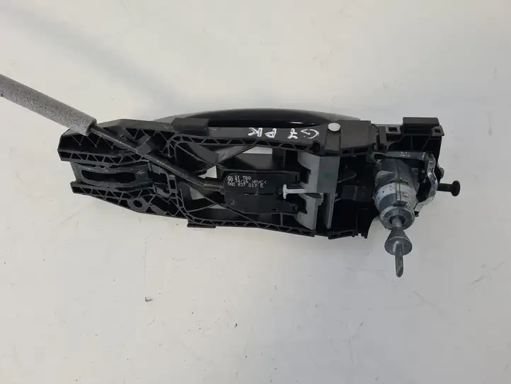 Volkswagen Golf VII (2013 - 2019) 5N0837017E Наружная ручка двери — фото 4