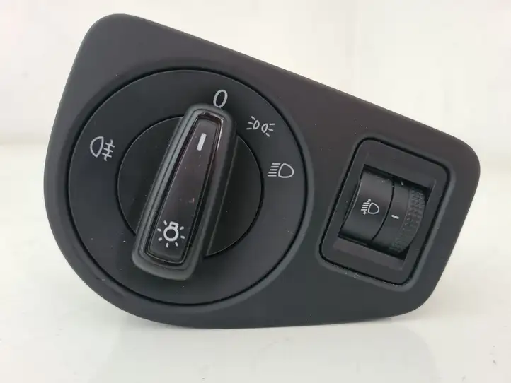 Volkswagen Golf VII (2013 - 2019) 5G1858341 Включатель фонарей — фото 1
