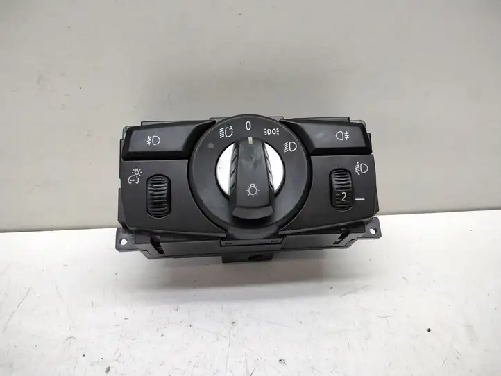 BMW 5 E60 E61 (2004 - 2010) 6988555 Включатель фонарей — фото 1