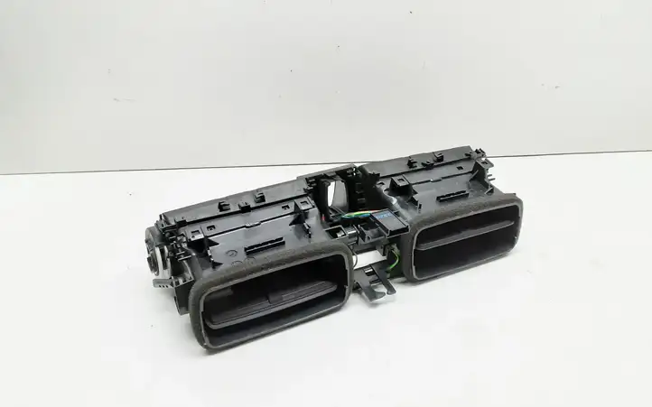 BMW 3 F30 F35 F31 (2012 - 2018) 9218552 Центральный воздушный дефлектор — фото 2