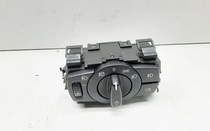 BMW 1 E81 E87 (2004 - 2011) 6932792 Включатель фонарей — фото 1