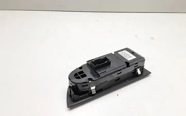 BMW 3 E90 E91 (2005 - 2012) 9132147 Кнопка стеклоподъемников — фото 2
