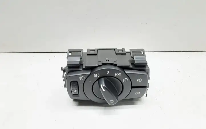 BMW 1 E81 E87 (2004 - 2011) 6932792 Включатель фонарей — фото 1
