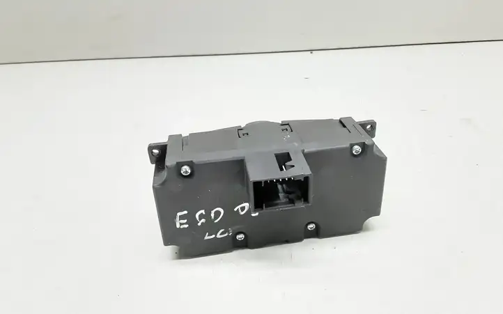 BMW 5 E60 E61 (2004 - 2010) 6988555 Включатель фонарей — фото 2