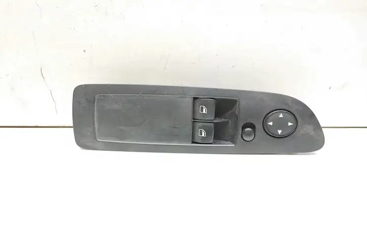 BMW 1 E82 E88 (2007 - 2014) 9167157 Кнопка стеклоподъемников — фото 1
