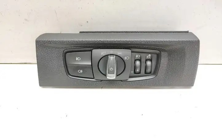 BMW 1 F20 F21 (2011 - 2019) 9265305 Включатель фонарей — фото 1