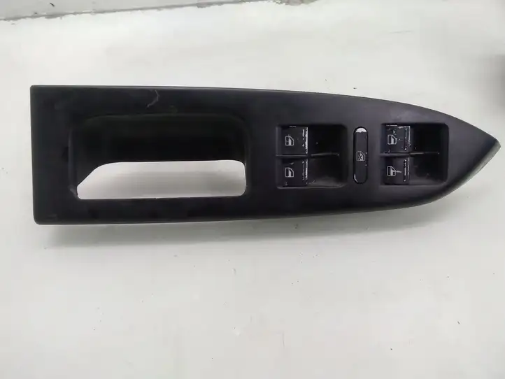 Volkswagen Touran I (2003 - 2010) Блок кнопок стеклоподъемников — фото 1