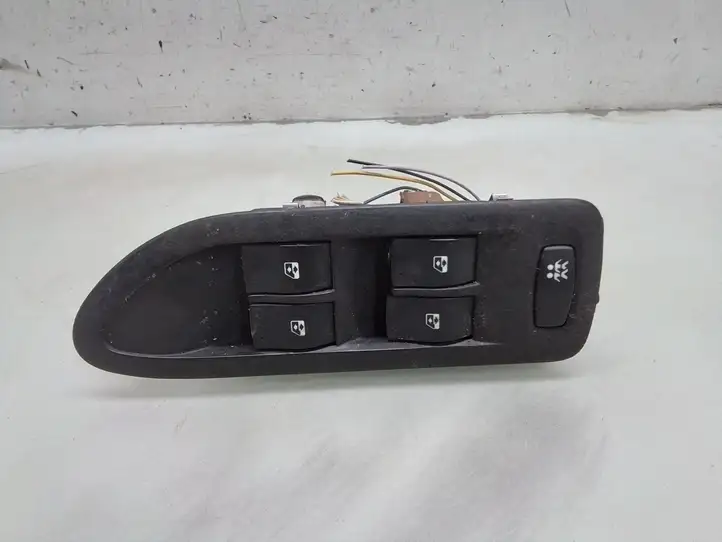 Renault Laguna II (2001 - 2005) Кнопка стеклоподъемников — фото 1
