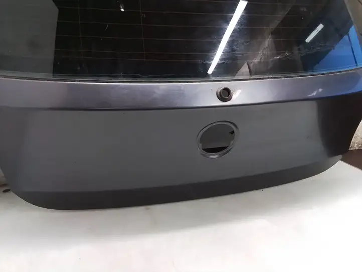 BMW 1 E81 E87 (2004 - 2011)   Задняя крышка (багажника)