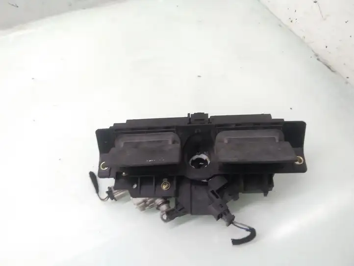 Audi A6 S6 C5 4B (2001 - 2004) 4B0827565 Ручка крышки багажника — фото 4