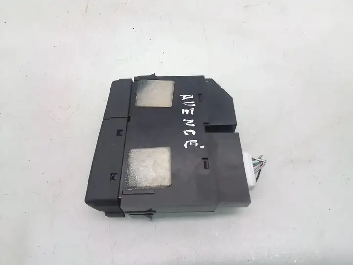 Toyota Avensis T250 (2003 - 2006) 8479005130C Кнопка обогрева стекла — фото 3
