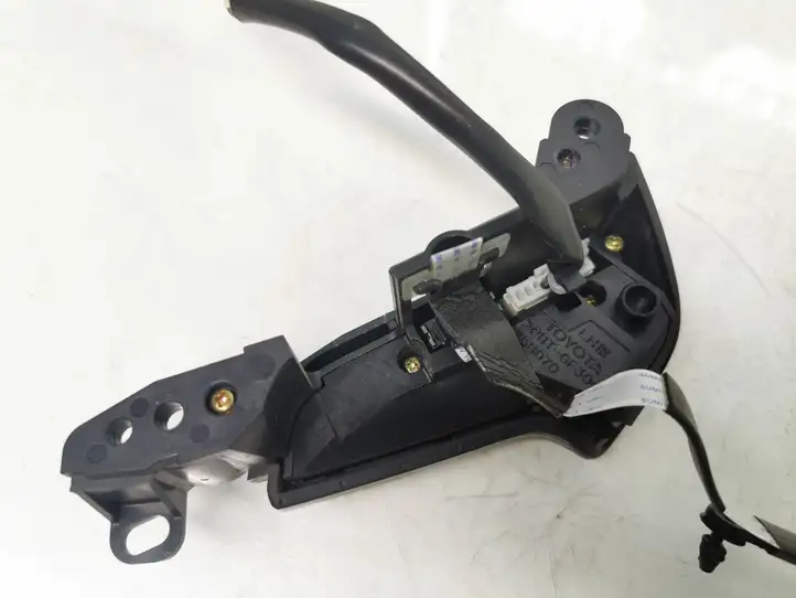 Toyota Avensis T250 (2003 - 2006) 75B070 Кнопки на рулевом колесе — фото 9