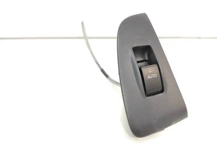 Toyota Avensis T250 (2003 - 2006)  7423105140 Кнопка стеклоподъемников