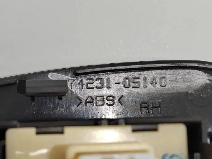 Toyota Avensis T250 (2003 - 2006)  7423105140 Кнопка стеклоподъемников