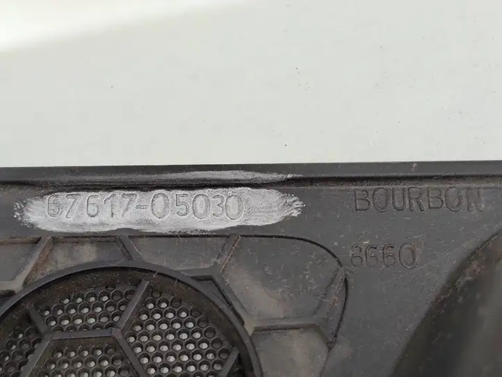 Toyota Avensis T250 (2003 - 2006) 6761705030 Прочая отделка задней двери — фото 3