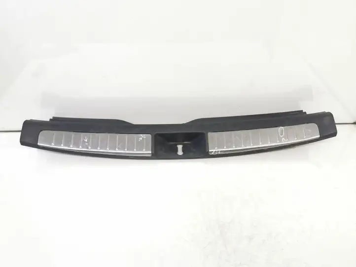 Toyota Avensis T250 (2003 - 2006) 5838705090 Отделка порога багажника — фото 1