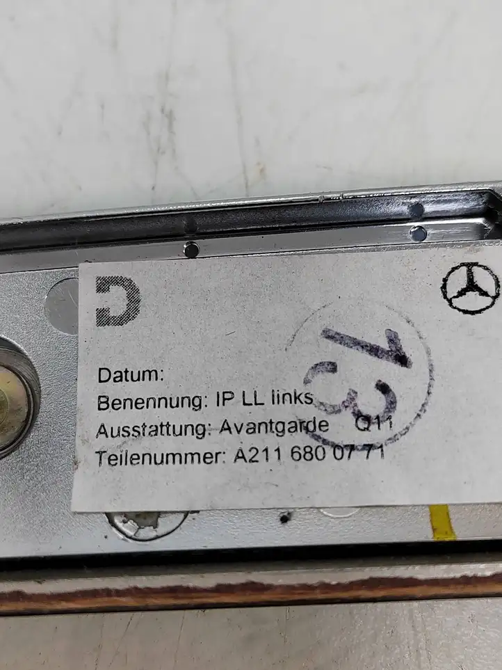 Mercedes-Benz E W211 (2002 - 2009) A2116800771 Декоративная планка — фото 2