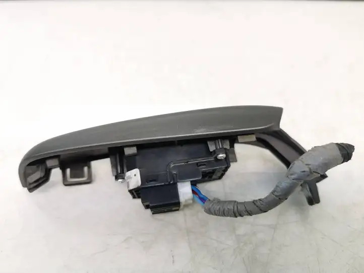 Honda Civic (2006 - 2011) SNB600 Кнопка стеклоподъемников — фото 2
