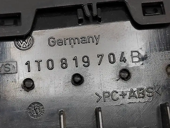 Volkswagen Touran I (2003 - 2010) 1T0819704B Боковой воздушный дефлектор — фото 2