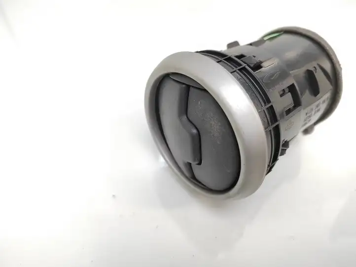 Nissan Qashqai (2006 - 2010) 68760JD10A Боковой воздушный дефлектор — фото 1