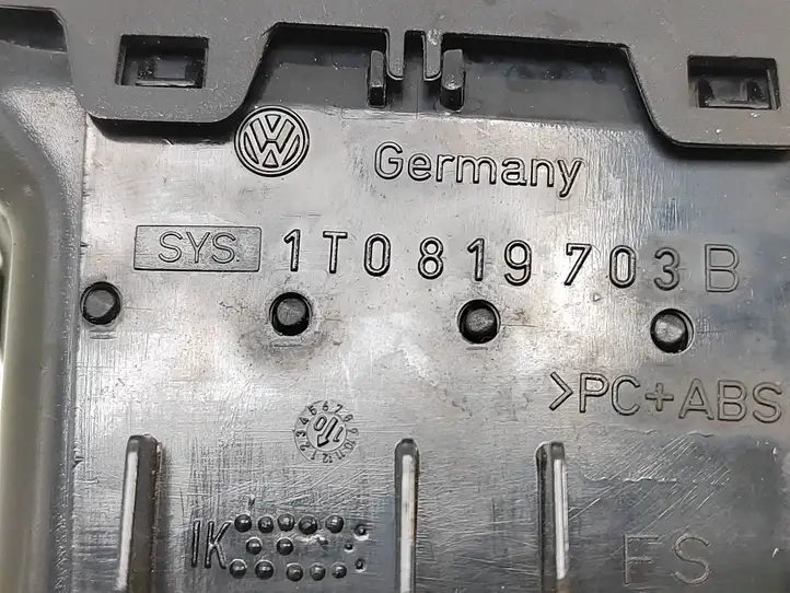 Volkswagen Touran I (2003 - 2010) 1T0819703B Боковой воздушный дефлектор — фото 5
