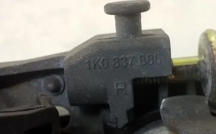 Volkswagen Jetta V (2005 - 2010) 1K0837886 Наружная ручка двери — фото 4