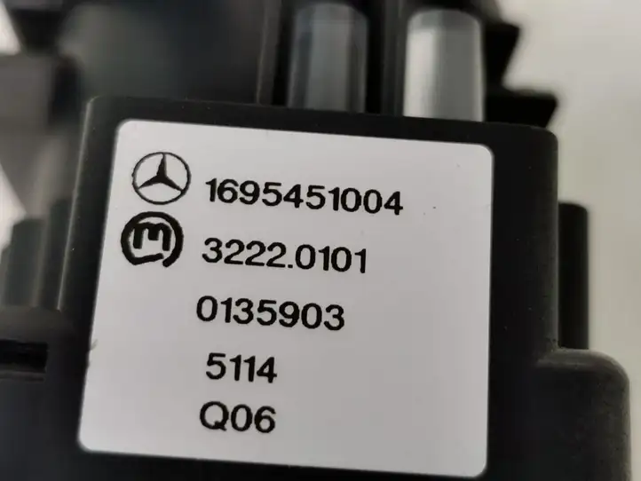 Mercedes-Benz A W169 (2004 - 2012) 1695451004 Включатель фонарей — фото 4