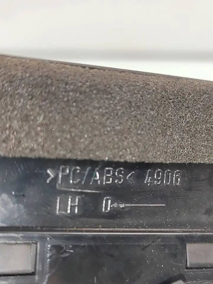 Skoda Octavia Mk2 (1Z) (2004 - 2013) 1Z0819701 Боковой воздушный дефлектор — фото 4