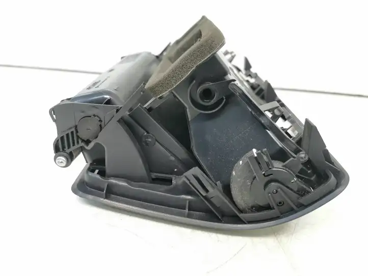 Skoda Octavia Mk2 (1Z) (2004 - 2013) 1z0820951 Центральный воздушный дефлектор — фото 4