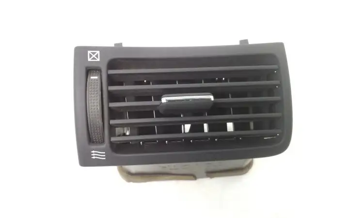 Toyota Avensis T250 (2006 - 2009) 8518 Боковой воздушный дефлектор — фото 1