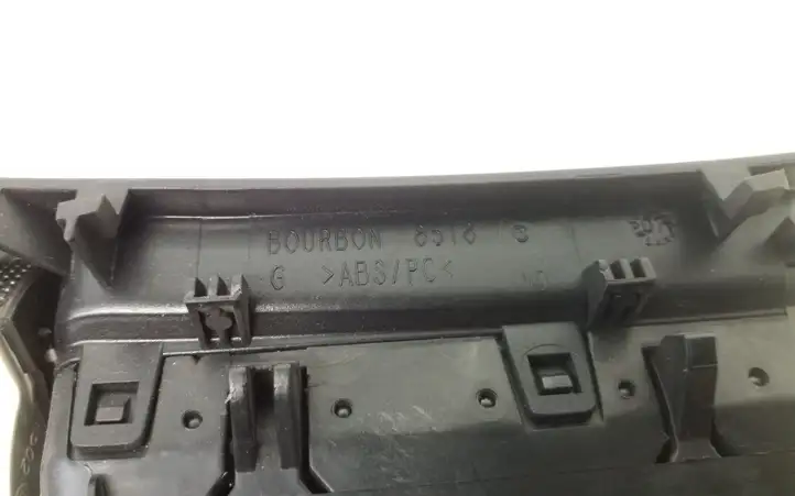 Toyota Avensis T250 (2006 - 2009) BOURBON8518 Боковой воздушный дефлектор — фото 6