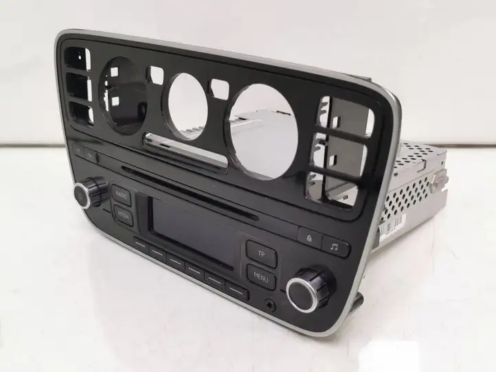 Volkswagen Up (2011 - ) 1S0035156 Магнитола / мультимедийная система — фото 1