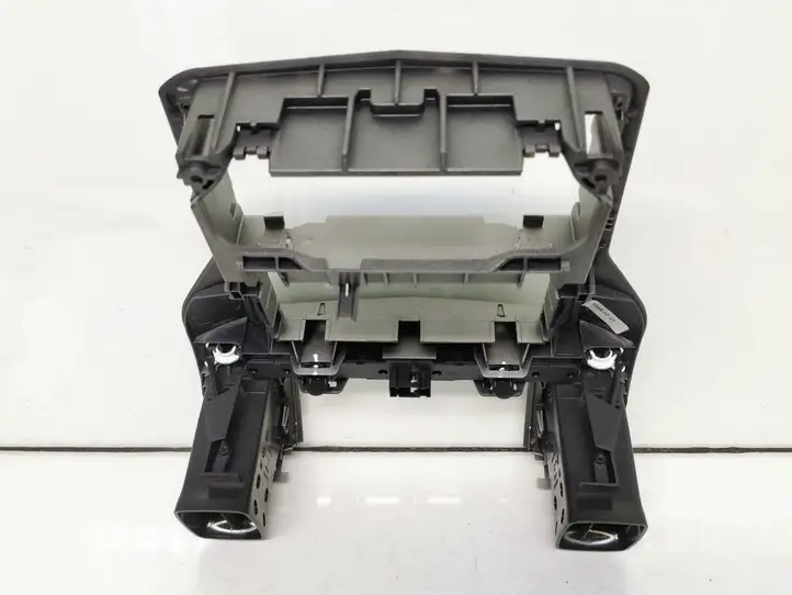 Opel Zafira B (2006 - 2008) 13100109 Центральный воздушный дефлектор — фото 18