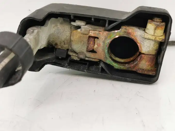 Toyota RAV 4 (XA30) (2006 - 2016) 8212242050c Плюсовой провод аккумулятора — фото 3