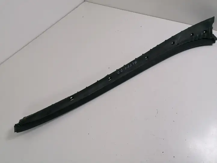 Seat Altea XL (2004 - 2015) 5P0854320D Накладка стоек лобового стекла — фото 1