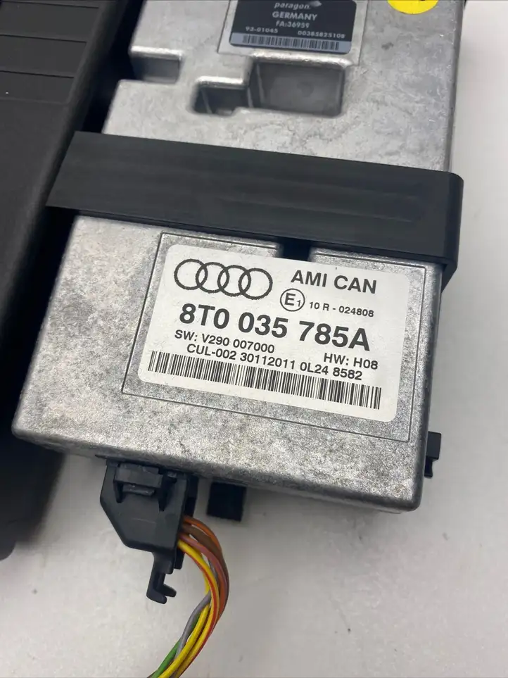 Audi A4 S4 B8 8K (2007 - 2011) 8T0035785A Контроллер мультимедийной системы — фото 2