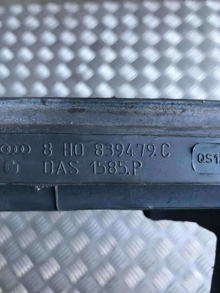 Audi A4 S4 B7 8E 8H (2004 - 2009) 8H0839479C Уплотнитель стекла задней двери — фото 2